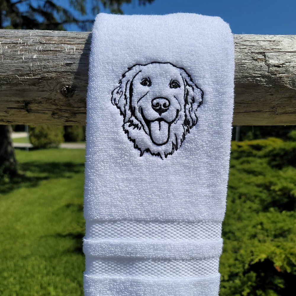 GOLDEN RETRIEVER hand towel - Embroidered GOLDEN RETRIEVER white bath towel.